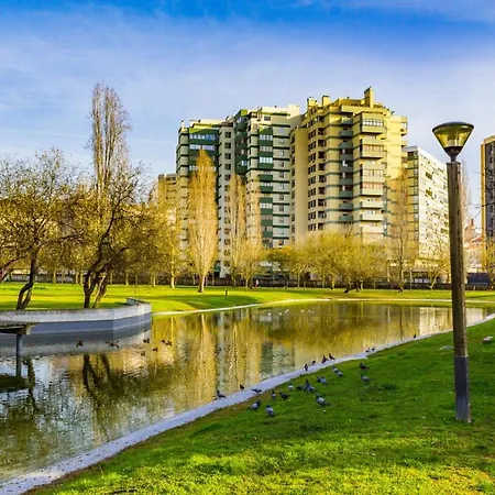 Проживание в семье Shells And Lilacs Gardens *